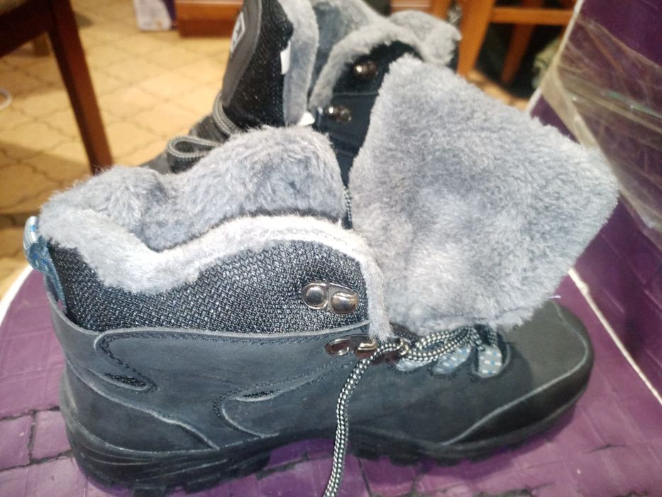 Зимняя обувь 39-ый размер.