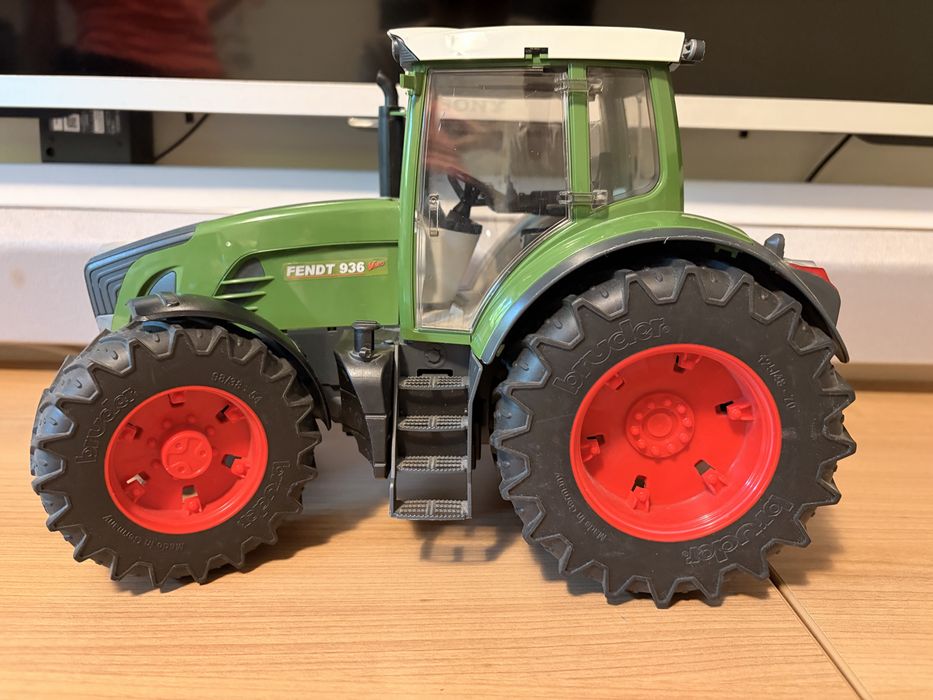 Vand Tractor de jucarie