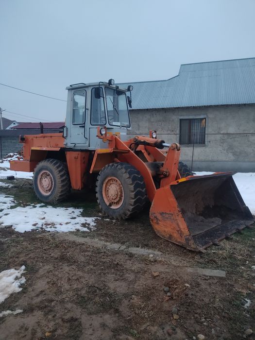 Погрузчик фронтальный 2 кубовый