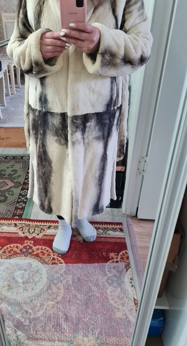 Продам шубу с воротником соболя