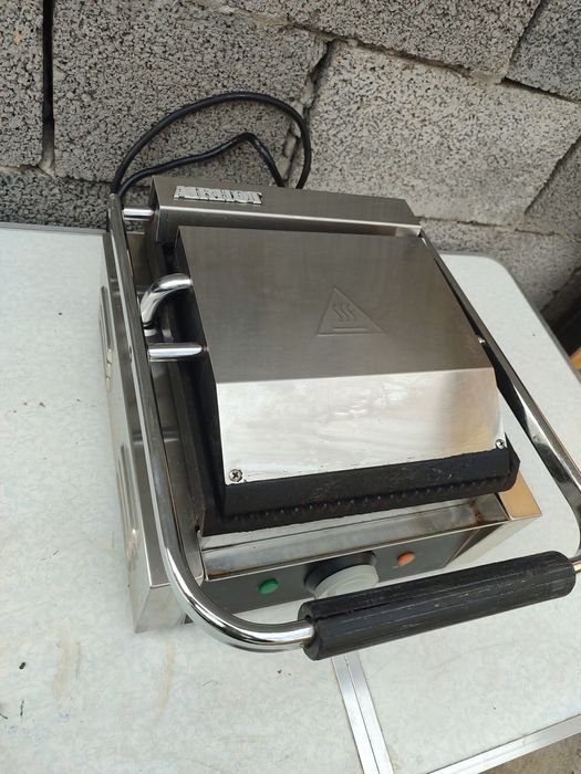 Контактный гриль AirHot