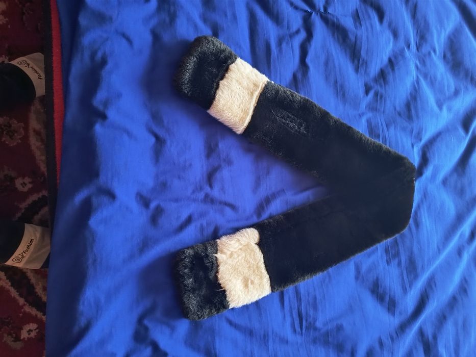 Fular blana artificiala culoare alb și negru