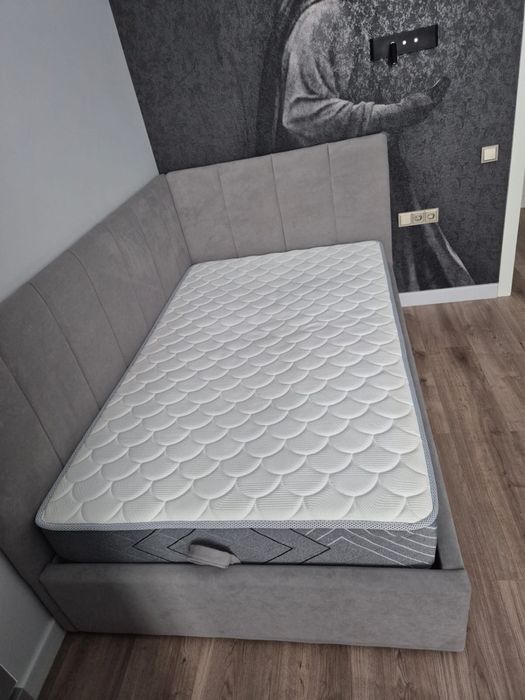 Продаю кровать  размеры 1200/2000