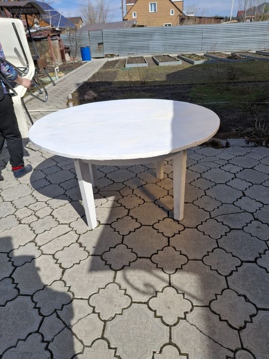 Продам стол на дачу