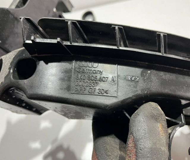 Suport / ochelar far stanga 8K0805607A Audi A4 B8/8K [2007 - 2011]