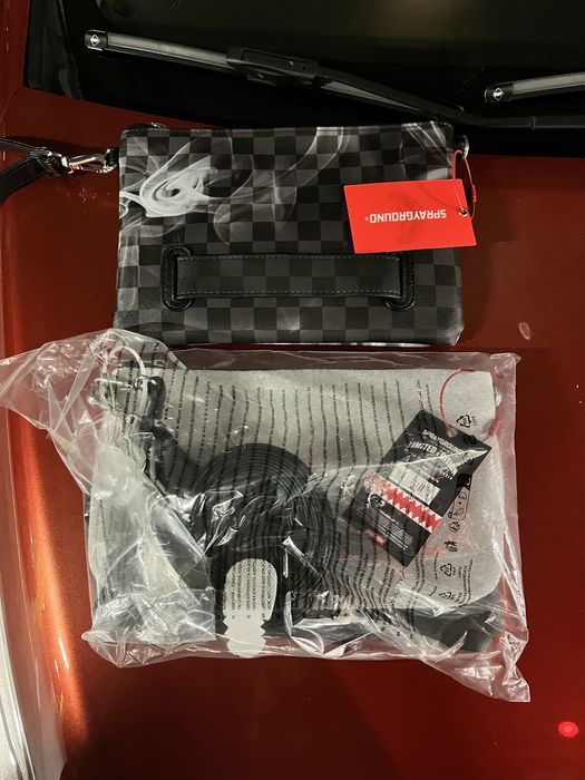 Чисто нови чанти  Sprayground