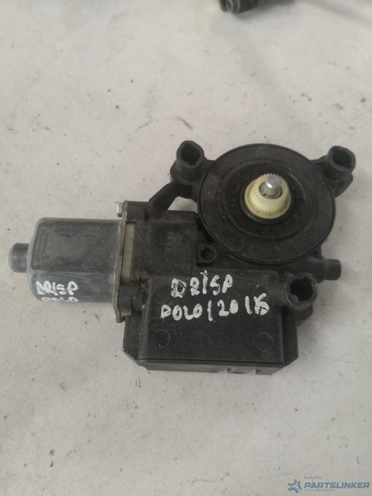 Motoras Macara Geam Dreapta Spate Volkswagen Polo (6R, 6C) [ 2009 - > ] Oem 0130822533