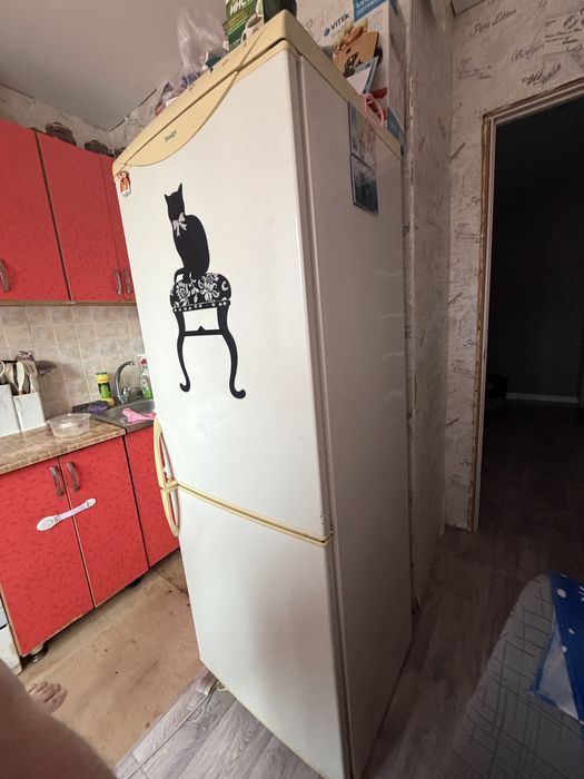 Продам холодильник