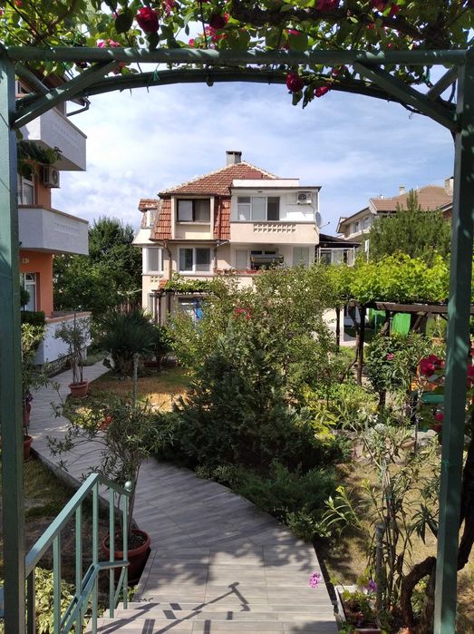 Къща за гости Колеви ***