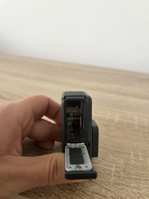 GoPro Hero 6 + Dual Charger + prinderi