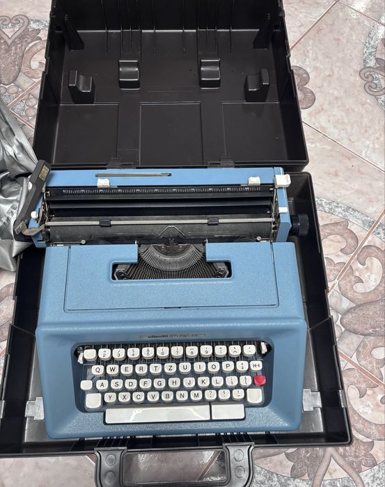 Masina de scris Olivetti studio 46