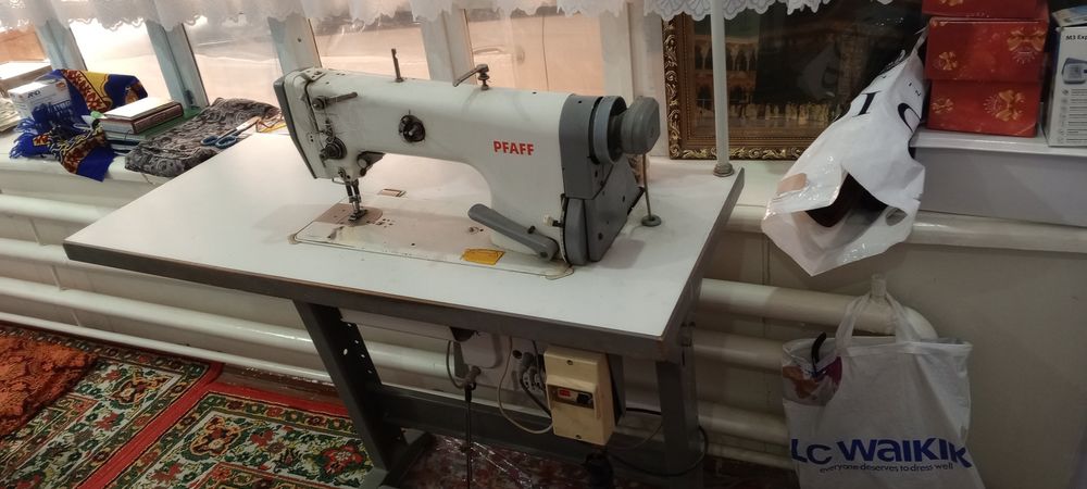 Машинка PFAFF немецкие оригинал ишлаеди