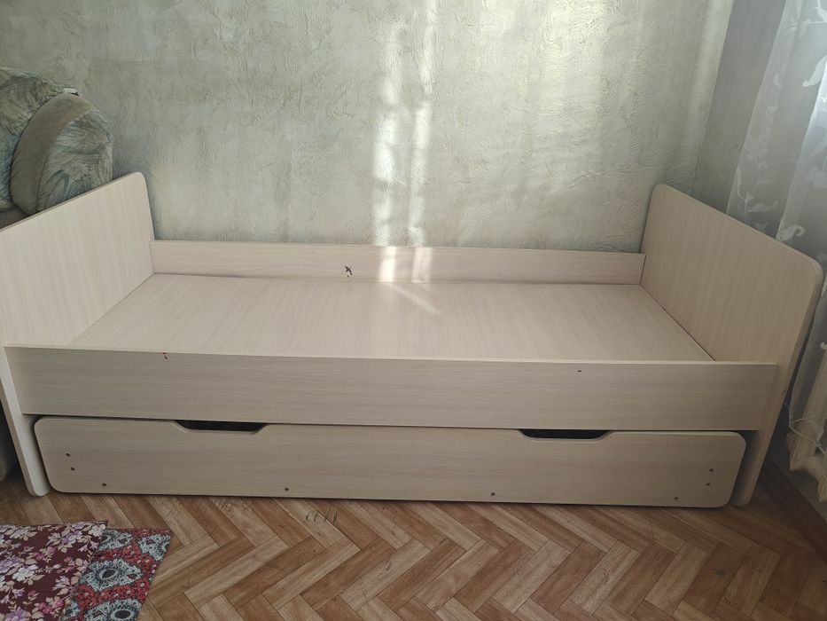Срочно продам кровать для детей