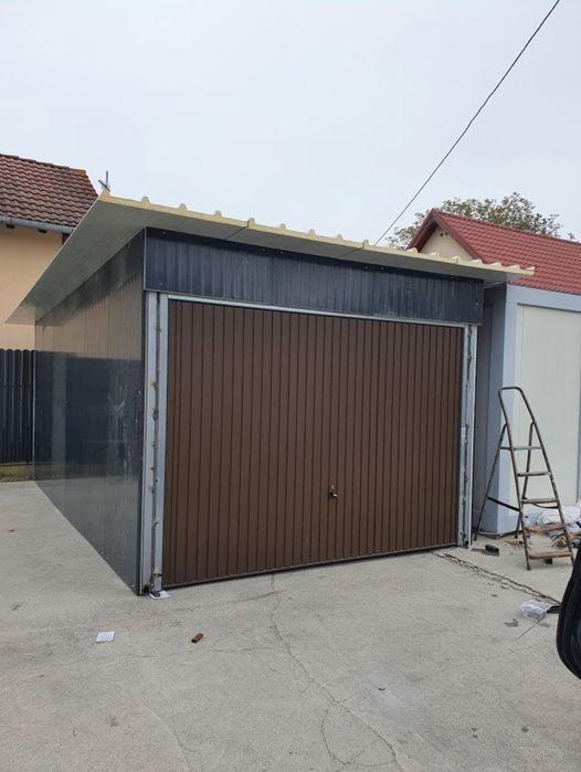 Garaj metalic din panouri sandwich  4.7 x 6m