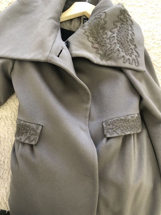 Продам демисезонное пальто