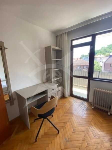 Дава се под наем Четиристаен апартамент в Пловдив, Център - 120 кв.м за 698.19 € - Снимка #3