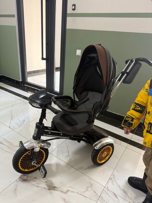 Трёхколёсный велосипед  серый