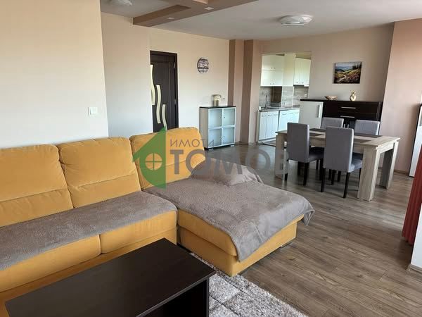 Дава се под наем Четиристаен апартамент в Стара Загора, Била - 250 кв.м за 714 € - Снимка #1