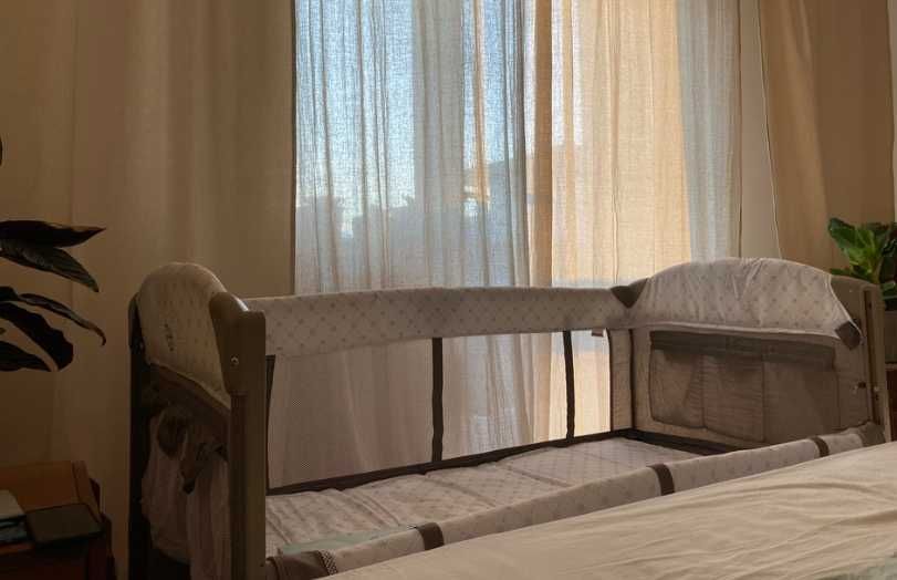 Patut pliabil Chipolino Merida mocca cu laterala culisanta + saltea