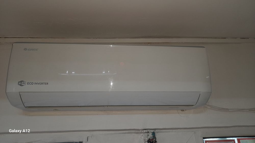 Vand aparat  aer conditionat Gree-impecabil!