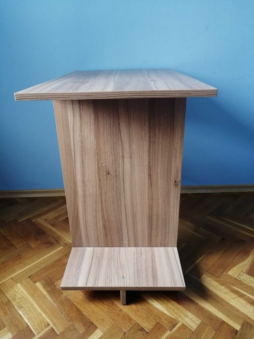 Юношеско/бюро за компютър - цвят орех + разклонител 6 гнезда СПЕШНО!!!