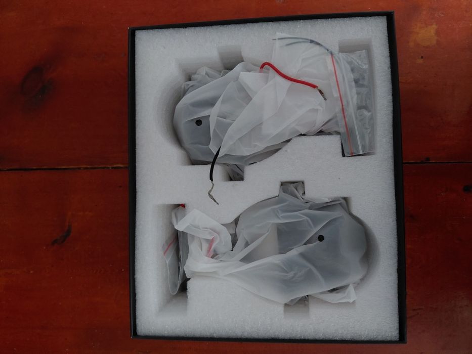 Продам линзы  в фары