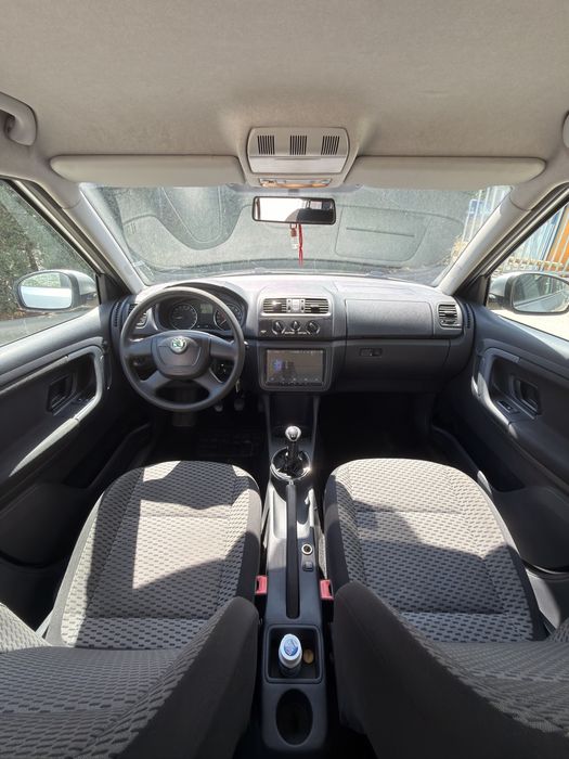 : Skoda Fabia 2010 1.6 TDI – economică, navigație CarPlay, stare bună