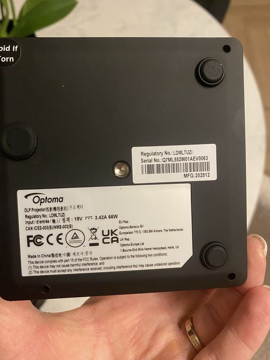 Videoproiector optoma