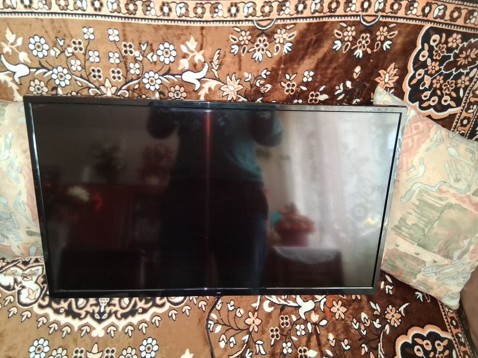Vând tv led NEI lefurile trebuie schimbate preț 150 lei