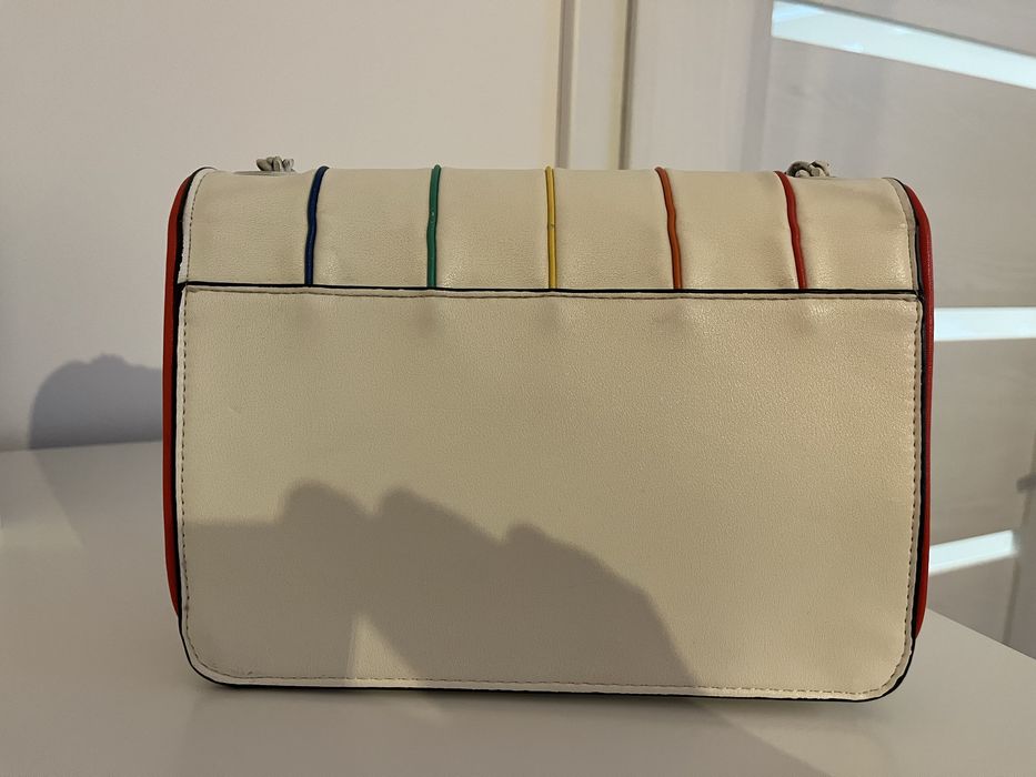 Бяла Чанта Guess