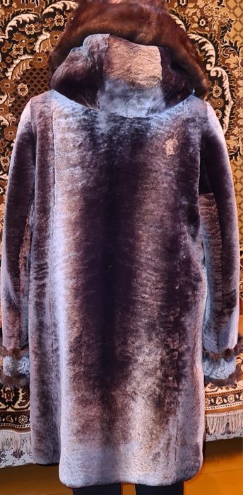 Продам полушубок  мутон с норкой