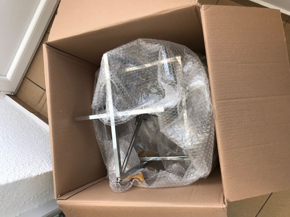 Модерен висящ полилей на верига