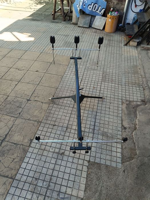 Продавам шаранджийски въдици комплект със стока и сигнализаторири