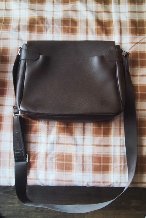 Louis Vuitton Roman PM Taiga