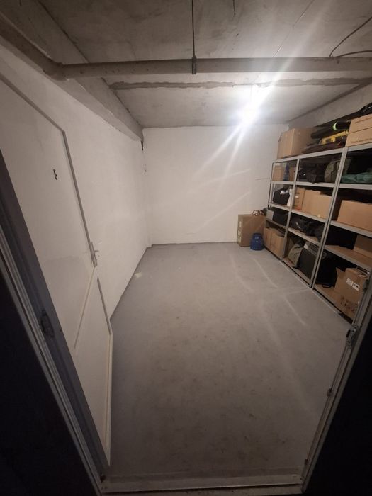 Inchiriez boxa / spatiu de depozitare in Militari Residence