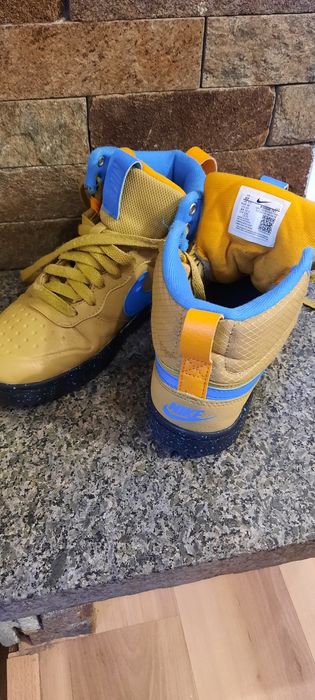 Спортни обувки Nike и Adidas