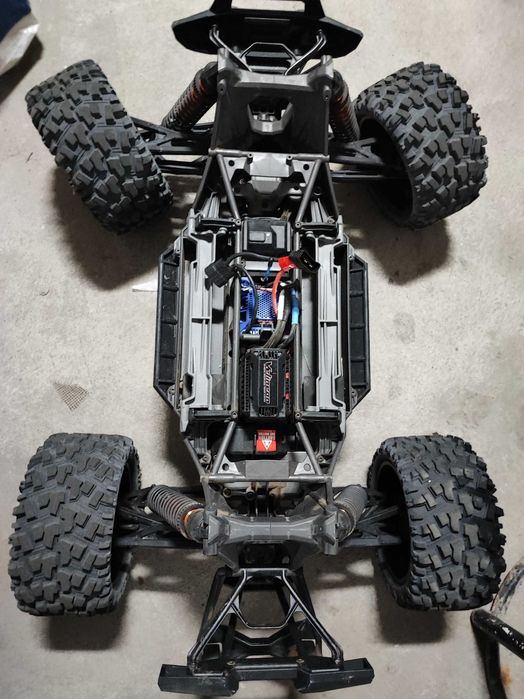 RC X maxx  traxxas