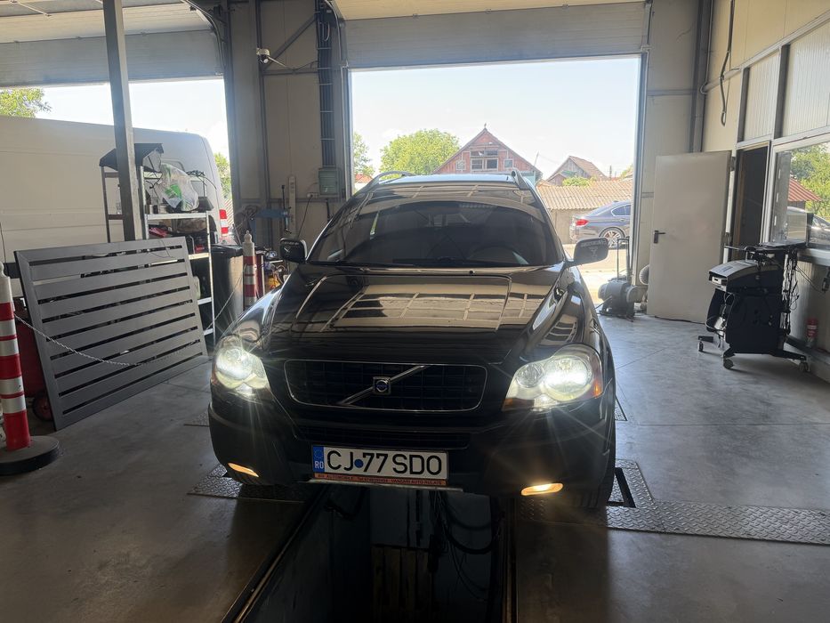 Volvo  XC90  2004