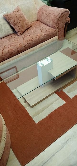 Холна стъклена маса