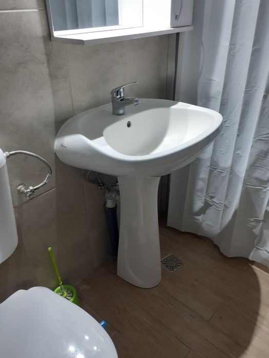 Închiriez apartament 2 camere central