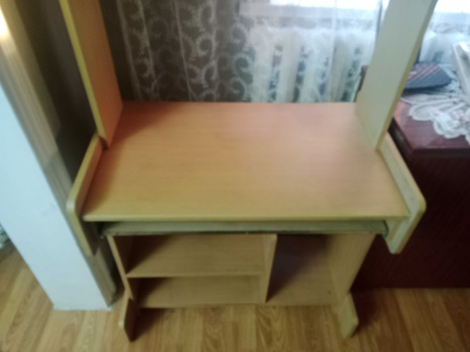 Компьютерный стол