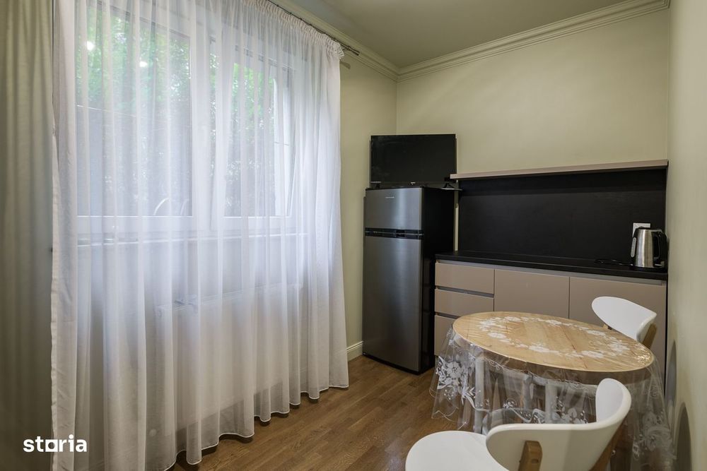 Apartament modern in vila, curte proprie, garaj, Centru