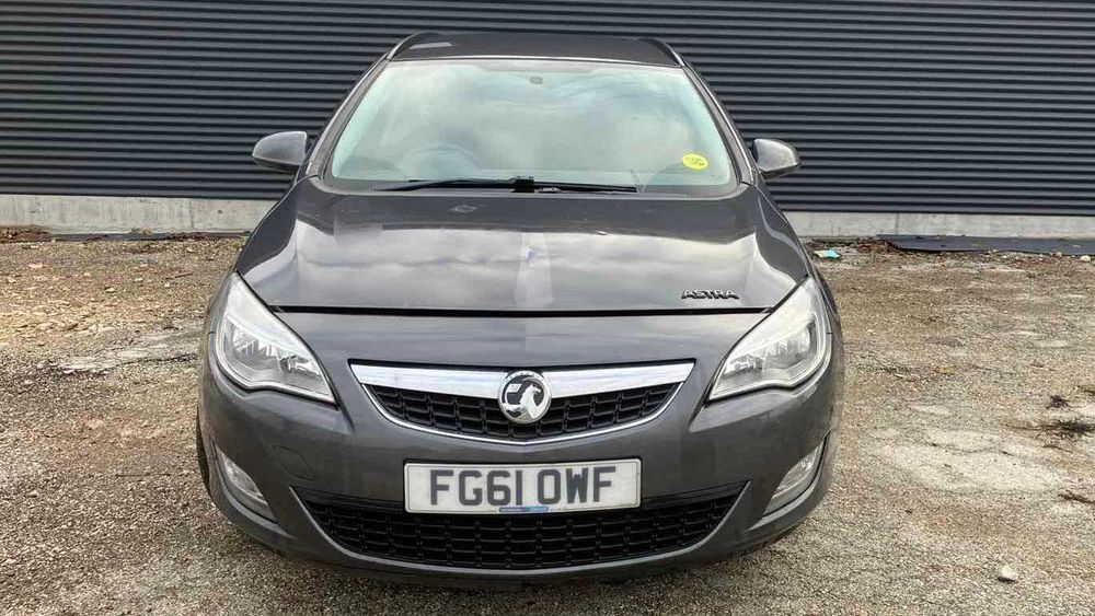 Opel Astra (J) 2010-2018 НА ЧАСТИ В ОПИСАНИЕТО