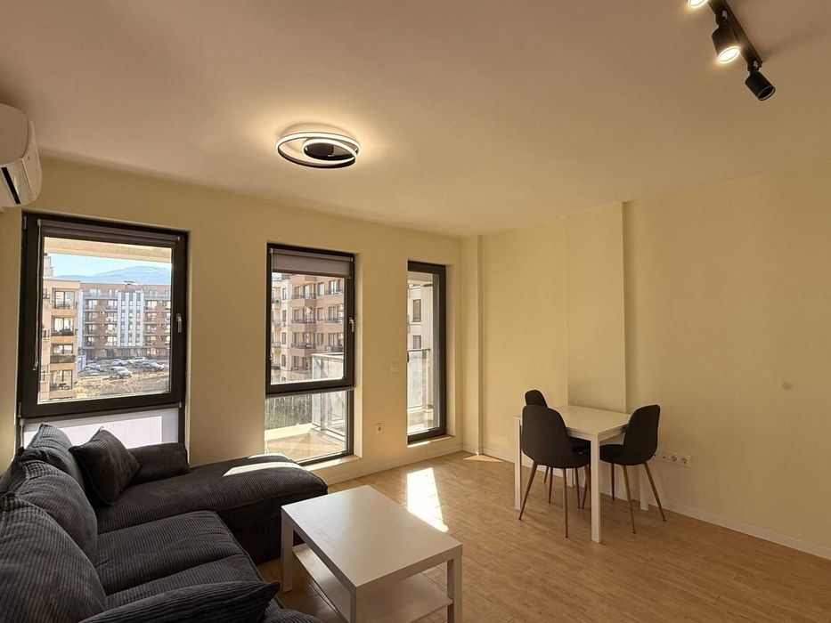 Тристаен апартамент под наем Студентски град