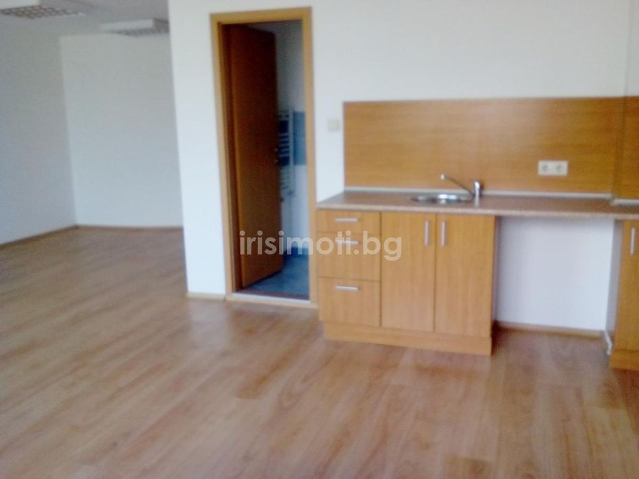 Дава се под наем Офис в София, Център - 68 кв.м за 408 € - Снимка #3