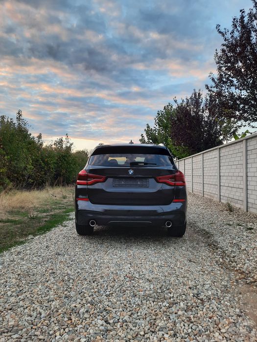 BMW X3 M-PACHET  xDrive 2.0d /Panoramic/Head-up/Harman Kardon