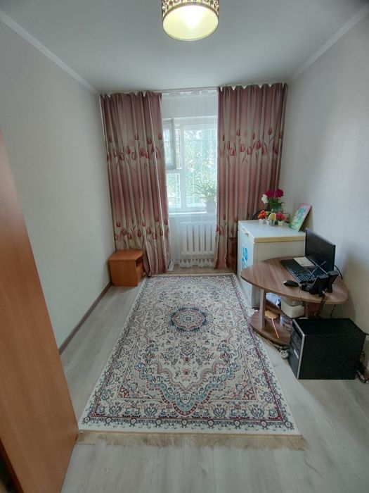 Продам 3 х комн . 9-19,  1 этаж.