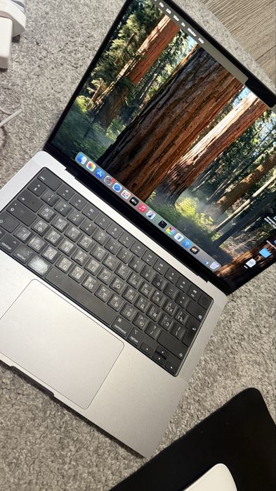 Продам macbook pro 14/512