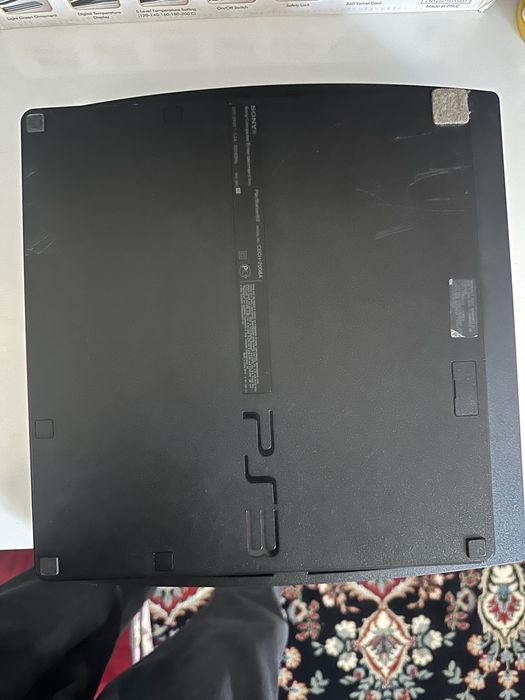 Playstation 3 slim/256gb/2 ta pult