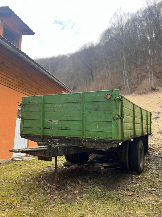 Vând remorcă pe o axă